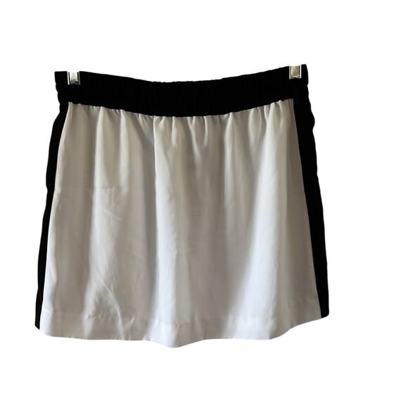 Express NWT White and Black Mini Skirt Woman Size Small Sporty Tenniscore - Picture 2 of 7